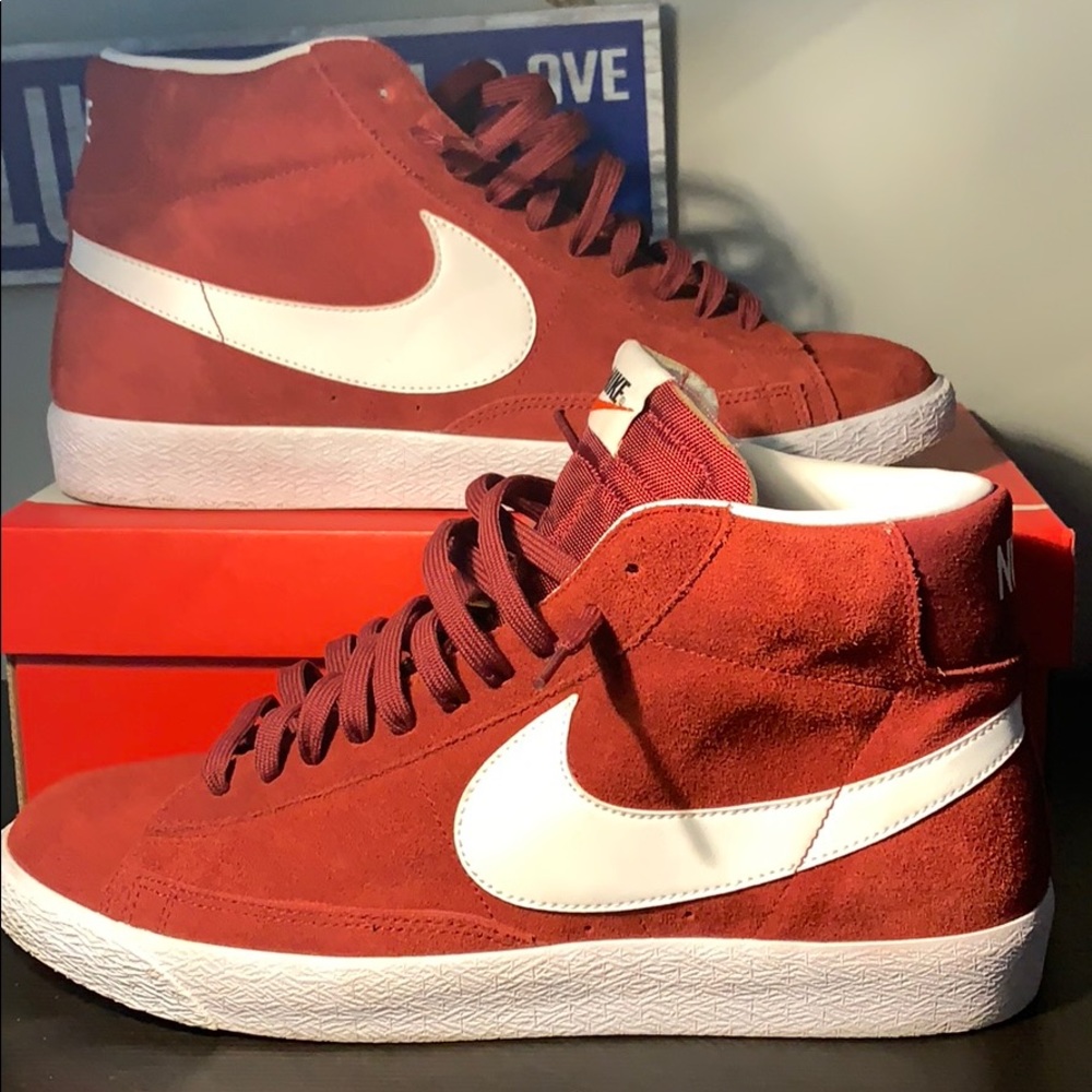 Nike blazer mid premium “team red”